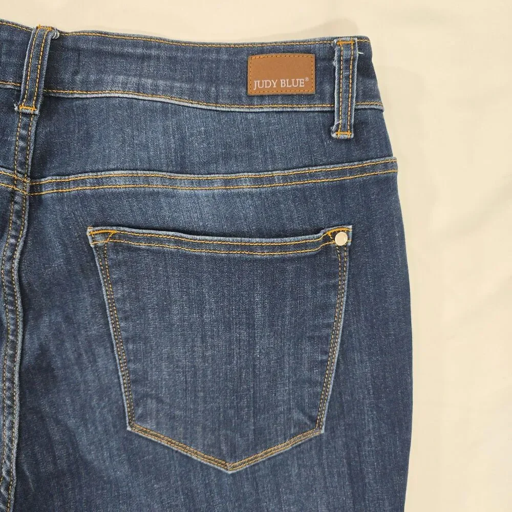 Judy Blue Womens Size 18W Skinny Fit Distressed Raw Hem Jeans Dark Wash Denim BM - Picture 8 of 8